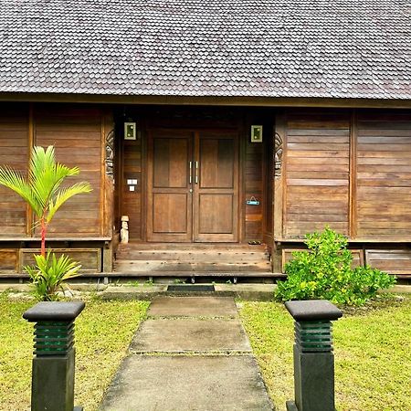 Bora Bora Waterfront Sunrise Villa Exterior photo