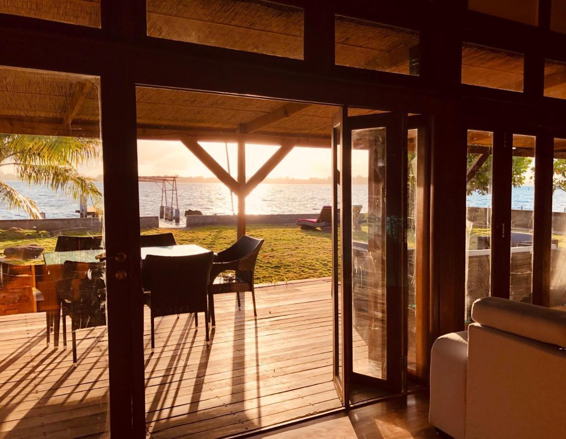 Bora Bora Waterfront Sunrise Villa Exterior photo