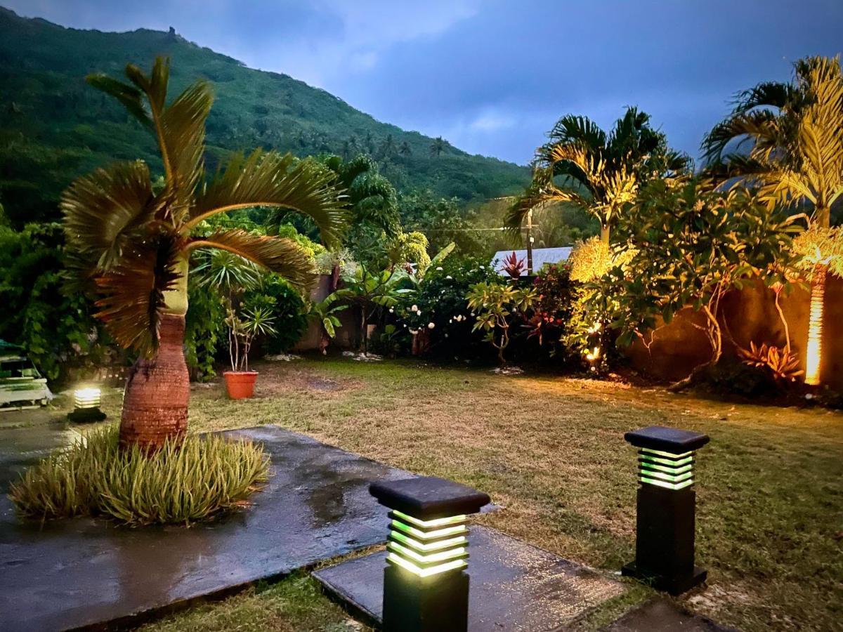 Bora Bora Waterfront Sunrise Villa Exterior photo