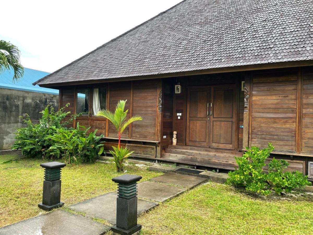 Bora Bora Waterfront Sunrise Villa Exterior photo